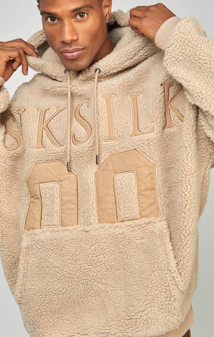 moški SikSilk bež pulover s kapuco borg 89 z našitki oblačila P00V456